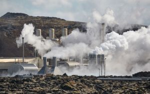 Una planta de energía geotérmica en Islandia.