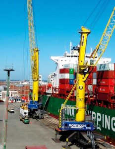 La LHM 800 es la grúa móvil para puertos más potente del mundo en la actualidad