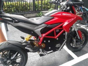 Ducati Hypermotard con conversión Cero FX por Tony Kalniev