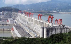 La presa de las Tres Gargantas en el río Yangtze, China