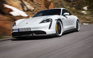 El Taycan tiene casi la misma longitud que un Tesla Model S