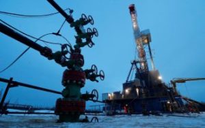 La OPEP+ se enfrenta a un “acto de equilibrio muy delicado y frágil” en el mercado petrolero