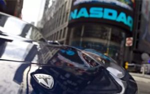 Tesla queda fuera de la última reorganización del S&P 500