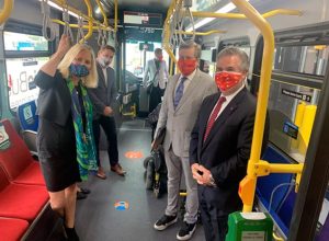 autobuses electricos de byd llegan a la ciudad mas grande de canada grafica 8771