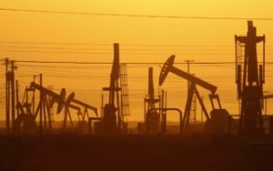 Irán acelera el desarrollo del enorme campo petrolero de West Karoun