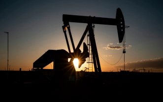 México puede verse obligado a recortar meta de producción de Pemex de 2021