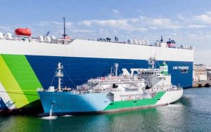 Operación de abastecimiento de GNL