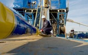 Baker Hughes predice que la recesión energética tocará fondo este año