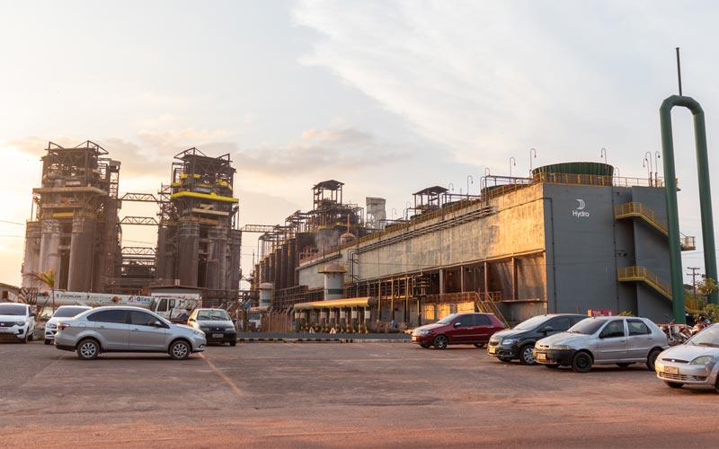 La bauxita se envía a más de 1.000 km a lo largo de los ríos Trombetas y Amazonas hasta el puerto de Vila do Conde en Barcarena