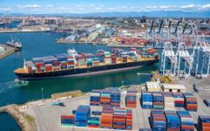 El Puerto de Long Beach mueve un récord de 8,1 millones de TEU en 2020