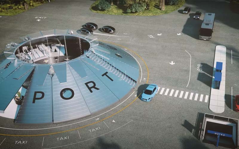 La pista de aterrizaje, de gran tamaño, se eleva y desciende, lo que permite un acceso seguro