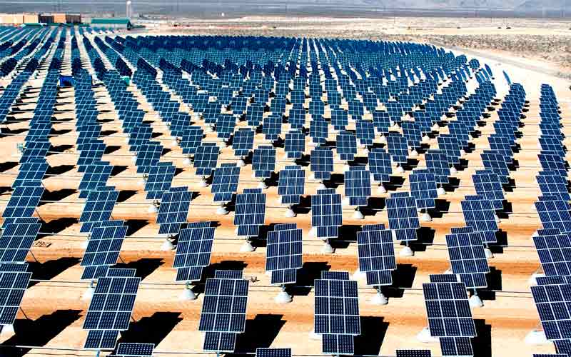 India ocupa el tercer lugar en Asia y el cuarto en el mundo en términos de producción de energía solar en todas sus plantas