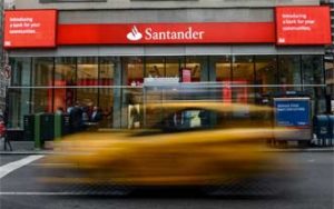 El banco español Santander pondrá fin a su relación con las empresas del carbón en 2030