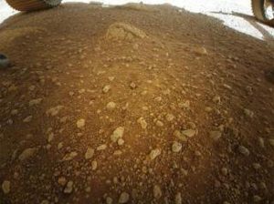 Es la primera foto en color tomada por el Ingenuity en la superficie marciana