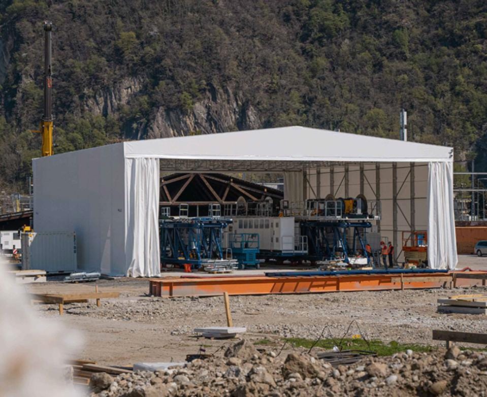 Una sencilla Instalación de fabricación de ladrillos in situ que fabrica los ladrillos de 35 toneladas de la manera más ecológica posible