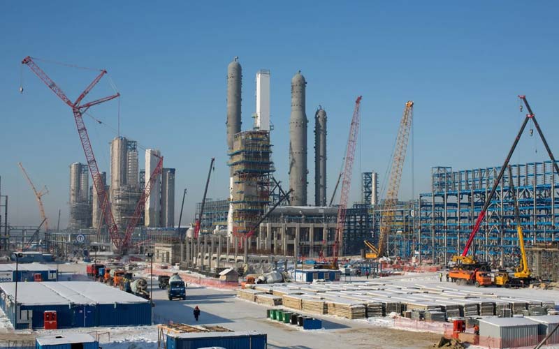 Una planta de procesamiento de gas en construcción en 2019 en Siberia oriental