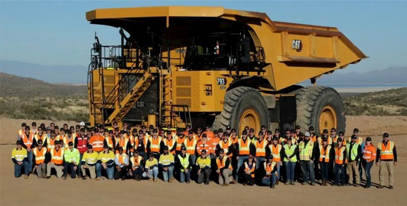 Caterpillar (CAT) avanza en la minería sostenible al presentar el primer gran camión eléctrico
