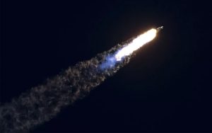 SpaceX lanza con su cohete Falcon Heavy una misión clasificada para la Fuerza Espacial de EE.UU.