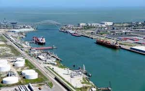 El puerto de Corpus Christi en Texas cierra al acercarse la tormenta tropical Beryl