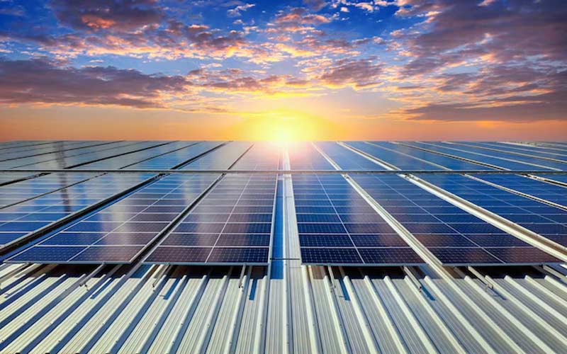 La energía solar fotovoltaica en España supera en meses lo producido en todo 2023