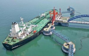 China se aferra al petróleo ruso: Importaciones alcanzan un nuevo récord