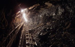 EEUU y Ucrania firman acuerdo estratégico de minerales críticos con beneficios mutuos