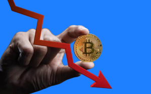 La principal criptomoneda vuelve a perder un soporte clave en medio de la incertidumbre por los aranceles de EE.UU., salidas de ETFs y una creciente aversión al riesgo entre los inversionistas.